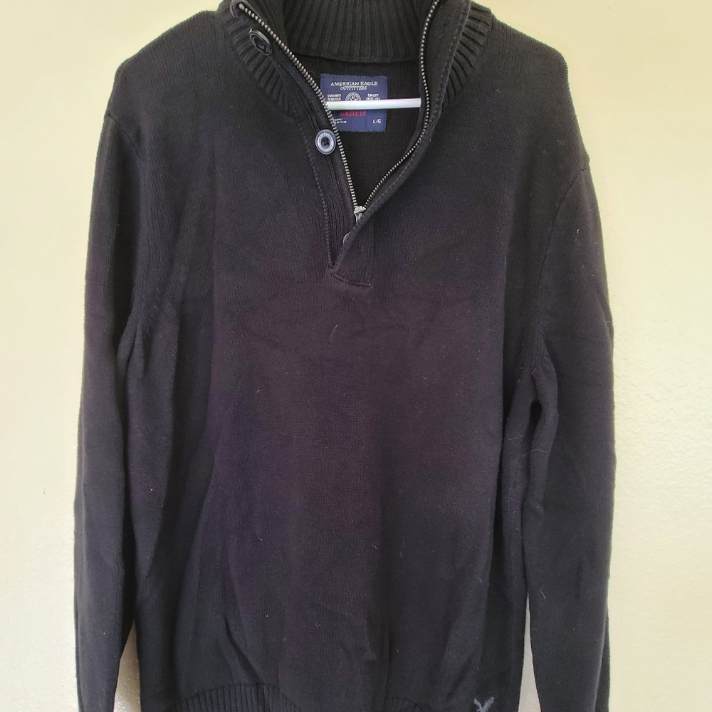 American Eagle Men's half zip sweater